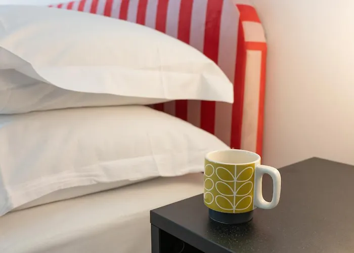 Trasteverehome - Sunny Flat - Balcony Near Station Apartment *