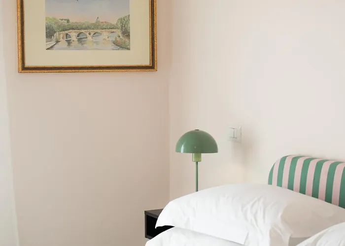 Apartment Trasteverehome - Sunny Flat - Balcony Near Station