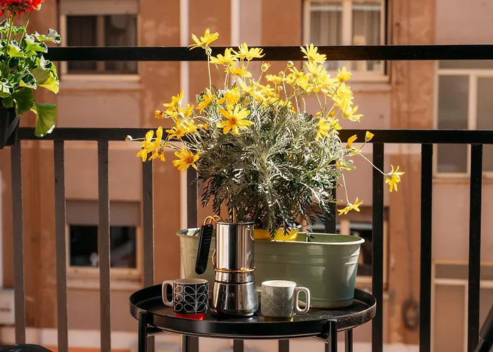 Trasteverehome - Sunny Flat - Balcony Near Station Apartment